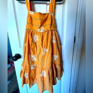 NWT URBAN OUTFITTERS Orange Floral Dress. Size Medium.